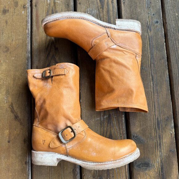 Frye Veronica Short Slouchy Boot in Distressed Camel Leather - Women's 8.5B - Picture 3 of 14